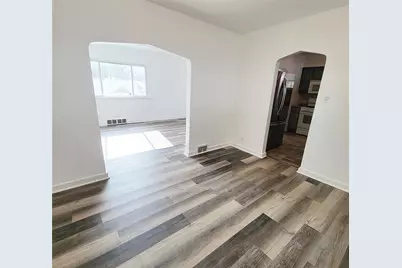 805 Laura Ave, West Mifflin, PA 15122 - Photo 9