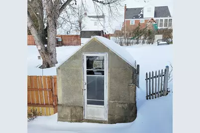 805 Laura Ave, West Mifflin, PA 15122 - Photo 37