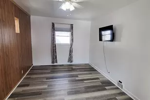 805 Laura Ave, West Mifflin, PA 15122 - Photo 17