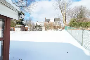 805 Laura Ave, West Mifflin, PA 15122 - Photo 35