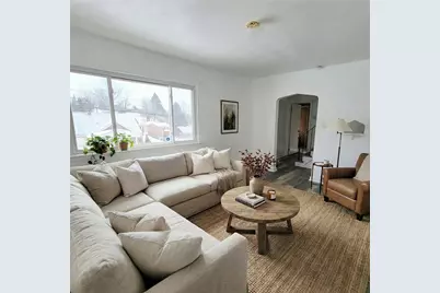 805 Laura Ave, West Mifflin, PA 15122 - Photo 5