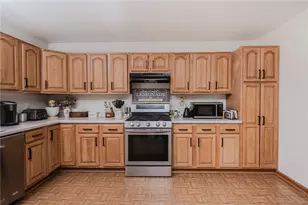 306 Pleasant View Dr, East Franklin Township, PA 16201 - Photo 5