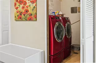 511 Cresthaven Dr, Pittsburgh, PA 15239 - Photo 33