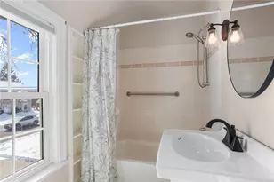 49 Pocono Dr, Green Tree, PA 15220 - Photo 33