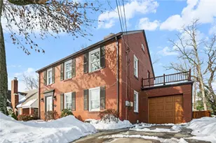 49 Pocono Dr, Green Tree, PA 15220 - Photo 3