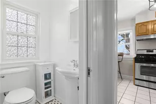 49 Pocono Dr, Green Tree, PA 15220 - Photo 19