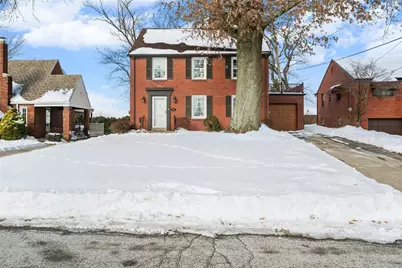 49 Pocono Dr, Green Tree, PA 15220 - Photo 1