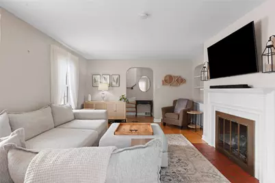 49 Pocono Dr, Green Tree, PA 15220 - Photo 9