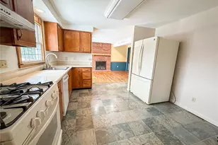 204 Bluegrass Dr, Twp of But SE, PA 16001 - Photo 11