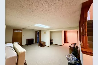 4827 Barberry St, Pittsburgh, PA 15207 - Photo 9