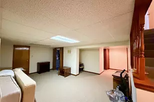 4827 Barberry St, Pittsburgh, PA 15207 - Photo 9