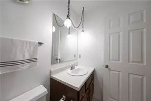 11 Raleigh Pl, Pittsburgh, PA 15239 - Photo 19