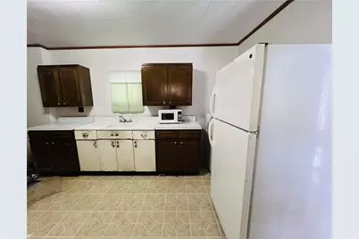 42 Elm Ave, Sharon, PA 16146 - Photo 7