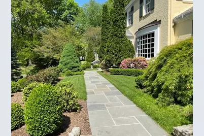 516 Irwin Dr, Edgeworth, PA 15143 - Photo 5