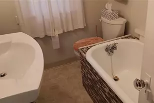 408 E Garfield Ave, New Castle, PA 16105 - Photo 17