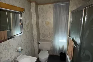 1601 Wolfe Ave, North Braddock, PA 15104 - Photo 15