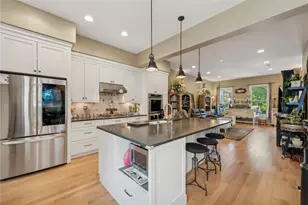 1641 Overton Ln, Pittsburgh, PA 15217 - Photo 9