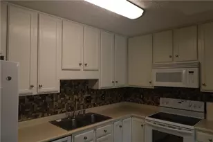 211 Clubhouse Dr, South Strabane, PA 15301 - Photo 7