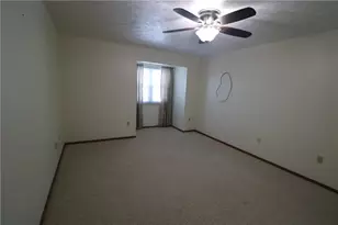 211 Clubhouse Dr, South Strabane, PA 15301 - Photo 9