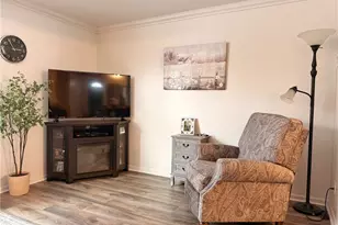 332 Parkwood Dr, Cranberry Township, PA 16066 - Photo 11