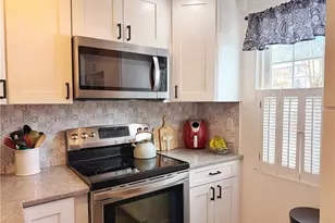 332 Parkwood Dr, Cranberry Township, PA 16066 - Photo 5