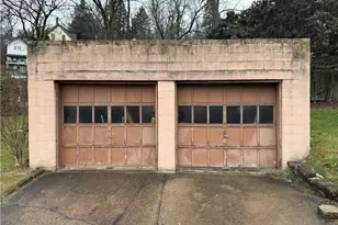 727 Thompson St, Turtle Creek, PA 15145 - Photo 3