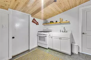 213 Maplewood Ave, Vanport, PA 15009 - Photo 7