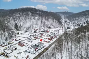 1044 Wall Ave, Pitcairn, PA 15140 - Photo 37