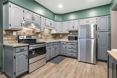 1044 Wall Ave, Pitcairn, PA 15140 - Photo 7