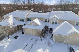 217 Clearbrook Ct, Cranberry Township, PA 16066 - Photo 3