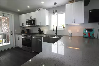 5877 Pleasant St, South Park, PA 15129 - Photo 9