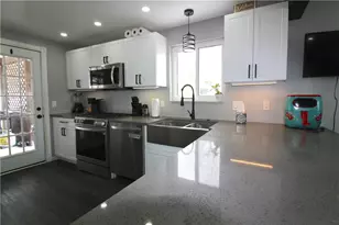 5877 Pleasant St, South Park, PA 15129 - Photo 9