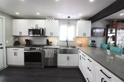 5877 Pleasant St, South Park, PA 15129 - Photo 5