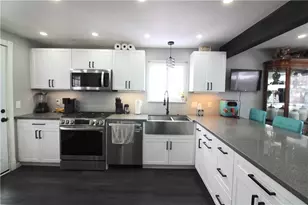 5877 Pleasant St, South Park, PA 15129 - Photo 5