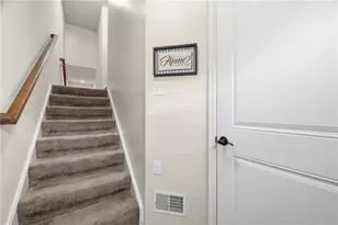 1603 Pointe View Dr, Adams Township, PA 16046 - Photo 3