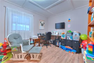 324 Lafferty St, Jeannette, PA 15644 - Photo 9