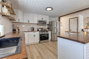 114 McMahon Dr, Penn Twp, PA 15665 - Photo 17