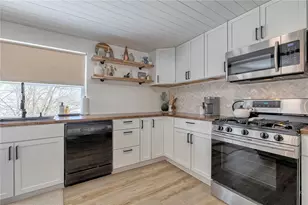 114 McMahon Dr, Penn Twp, PA 15665 - Photo 15