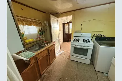 824 King St, Worth Boro, PA 16262 - Photo 5