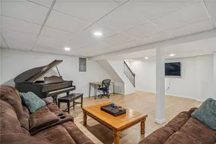 842 Garlow Blvd, Pittsburgh, PA 15239 - Photo 21