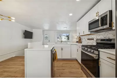 842 Garlow Blvd, Pittsburgh, PA 15239 - Photo 7