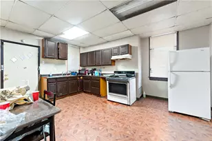 1701 Leolyn St, Pittsburgh, PA 15210 - Photo 7