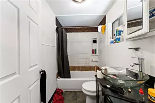 1701 Leolyn St, Pittsburgh, PA 15210 - Photo 13