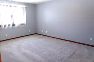 520 Royalty Dr, Uniontown, PA 15401 - Photo 9