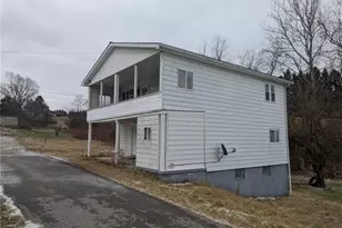 12 Circle, Brownsville, PA 15417 - Photo 3