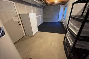 280 Broadstone Dr, Adams Township, PA 16046 - Photo 3