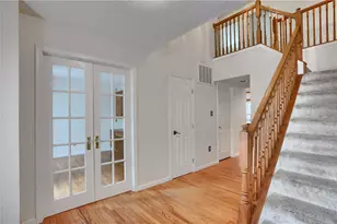 704 Helen Ct, Cranberry Township, PA 16066 - Photo 5