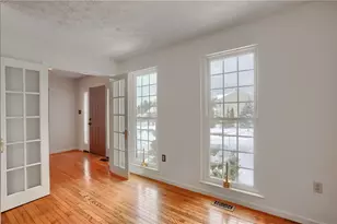 704 Helen Ct, Cranberry Township, PA 16066 - Photo 7