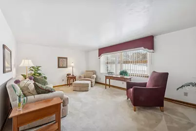 105 Hemlock Dr, Unity Township, PA 15650 - Photo 5