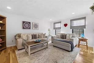 401 Maywood Dr, Bethel Park, PA 15102 - Photo 7